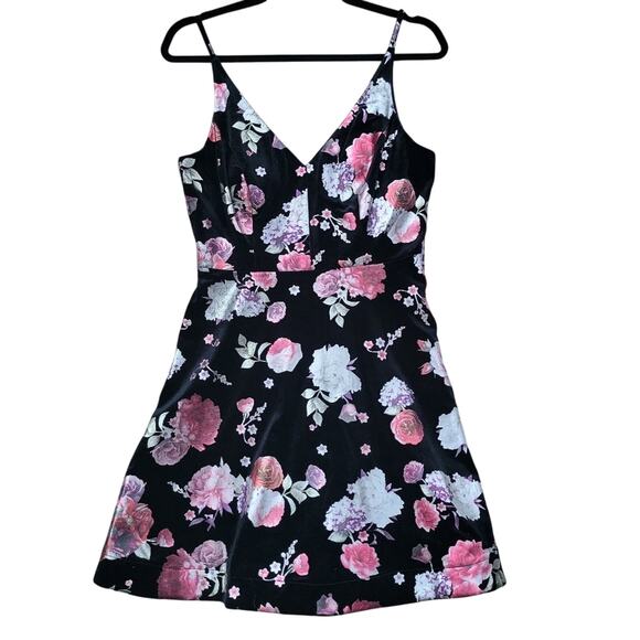 NWT New Social Couture Womens Medium Floral Velour V Neck Fit n Flare Dress - Picture 1 of 5